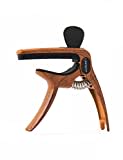 Linrax C1 Cejilla Guitarra Capo 3 en 1 con Soporte para Púas y Puente Pin Puller, Cejillas para Guitarra Acústica y Eléctrica Bajo Ukelele Banjo Mandolina, Accesorios para Guitarra, Grano de Madera